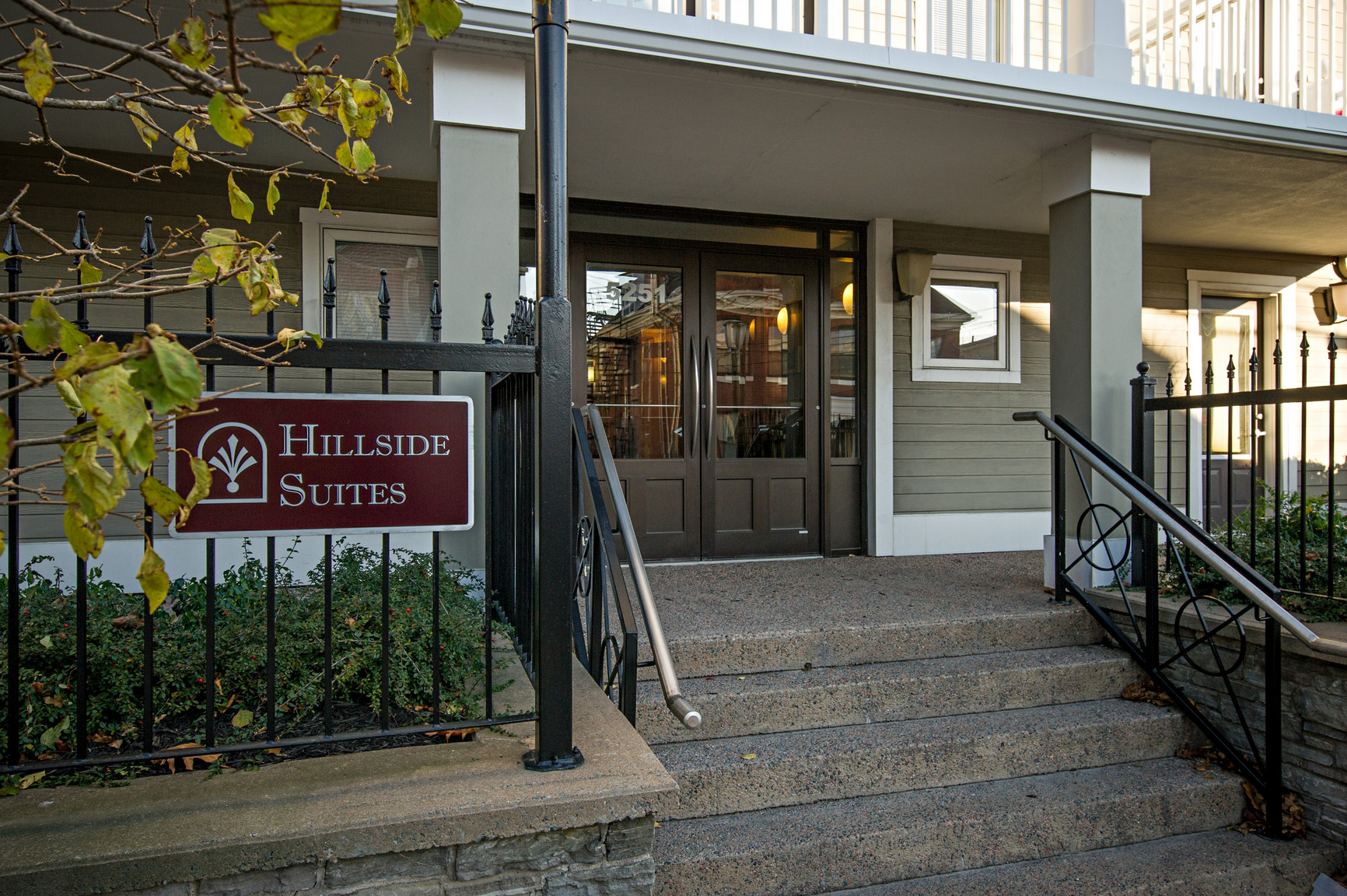 Hillside Suites - Photo 32