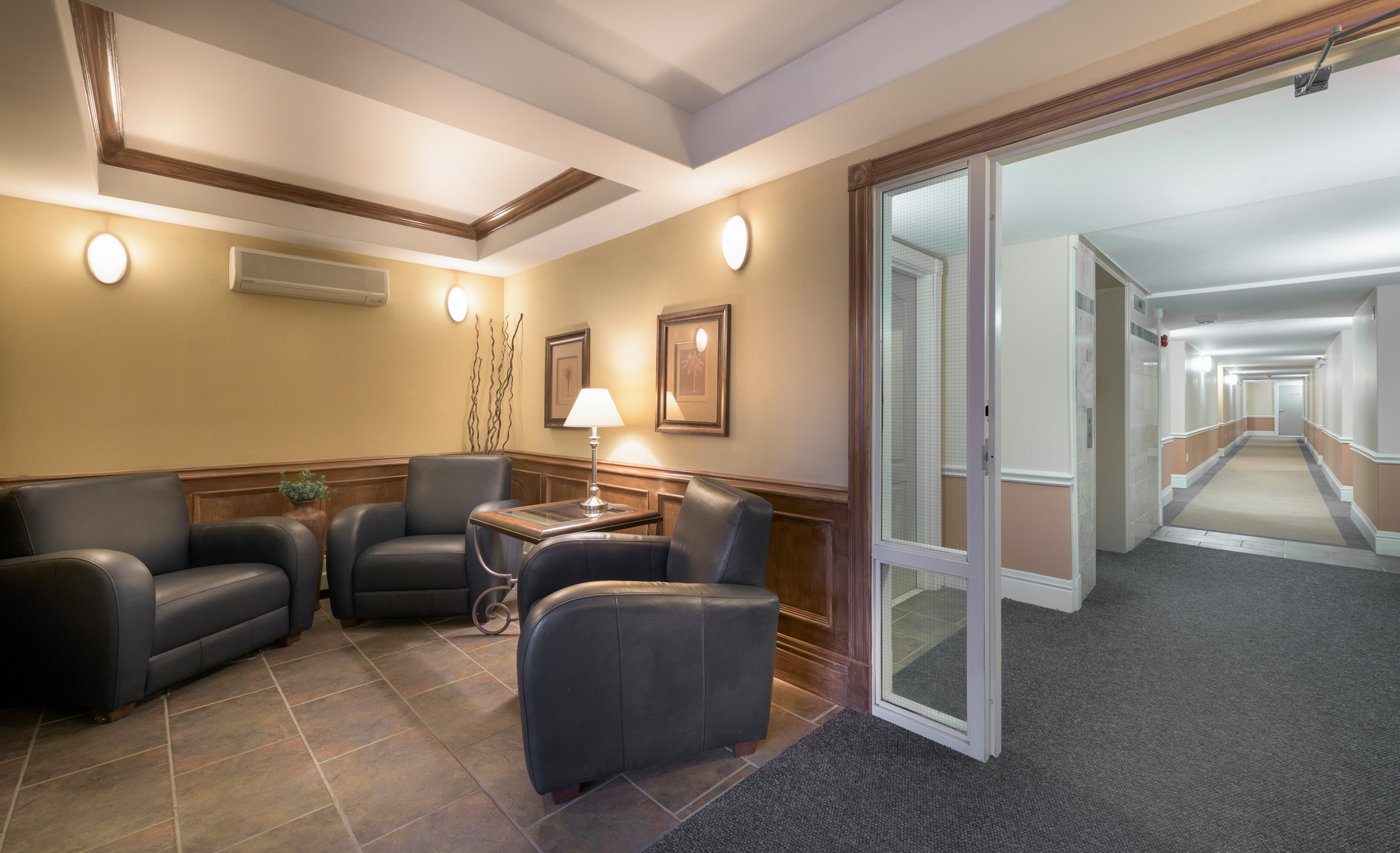 Hillside Suites - Photo 40