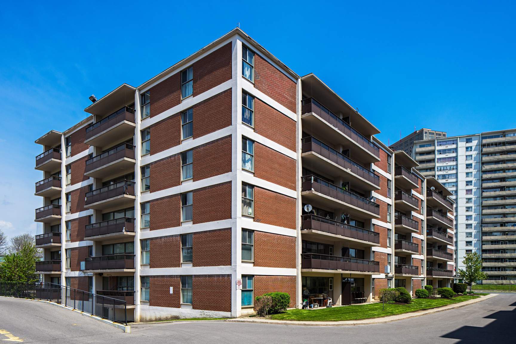 2&4 Milepost, 52, 54, 56, 58 Thorncliffe Park Drive - Photo 7