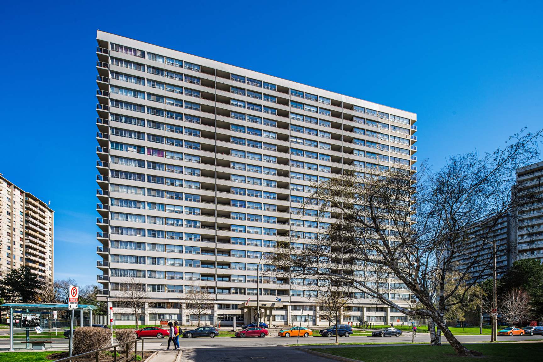 53 Thorncliffe Park Drive - Photo 3