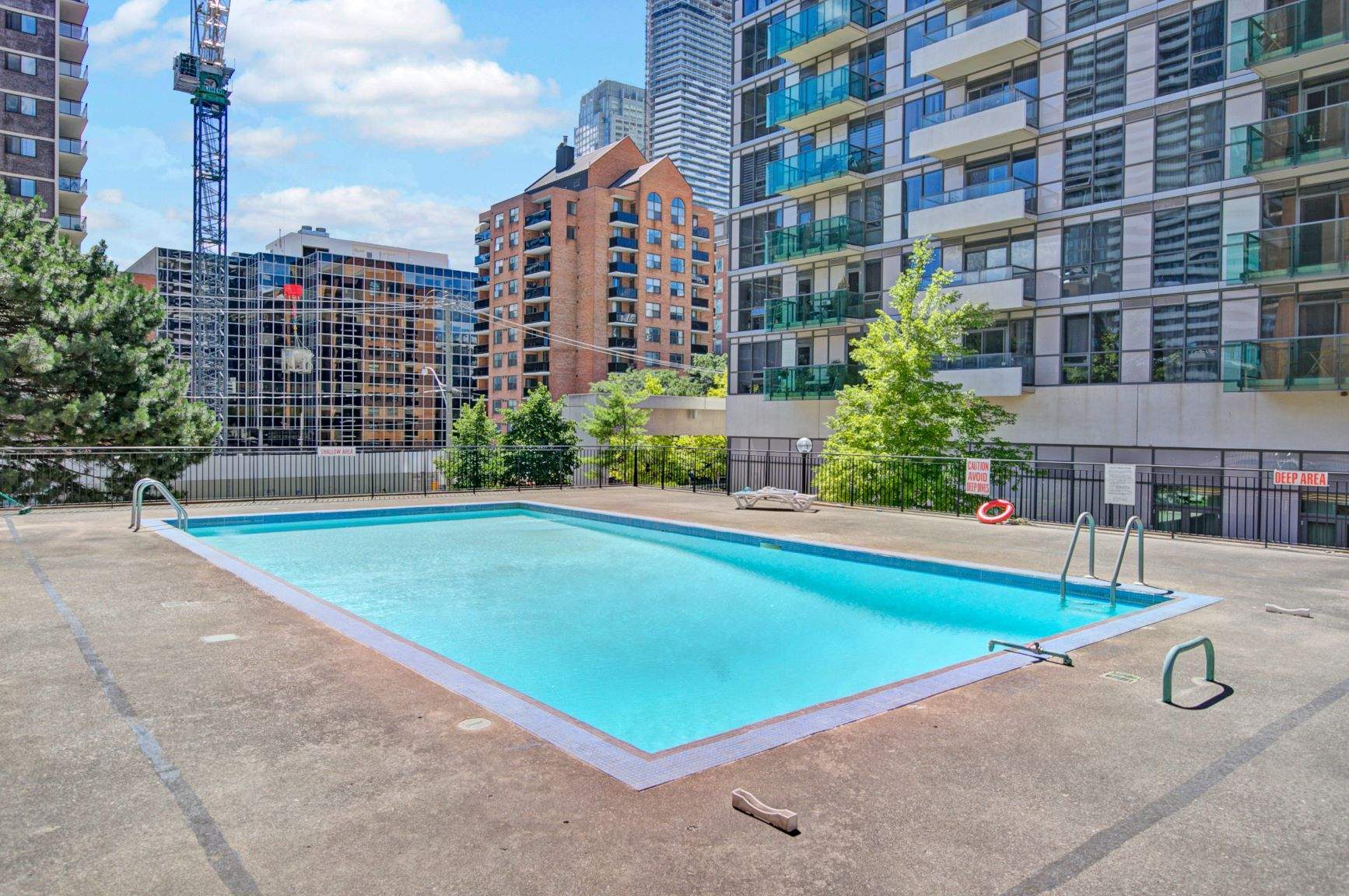 100 Roehampton Avenue - Photo 14