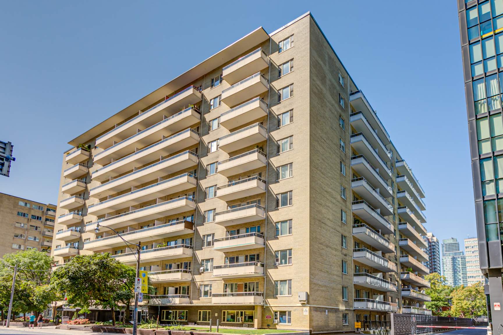 550 Jarvis St - Photo 2