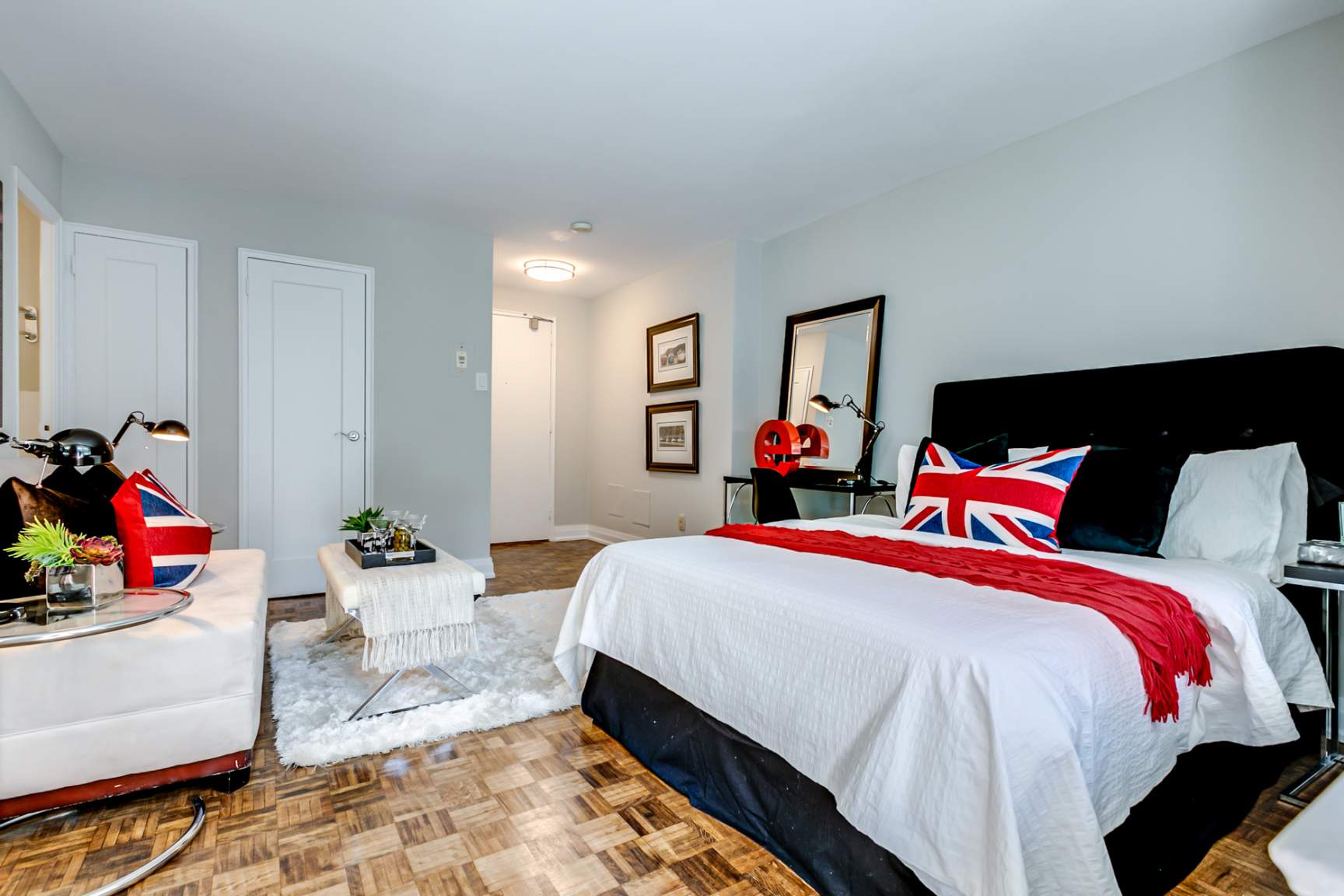 550 Jarvis St - Photo 4