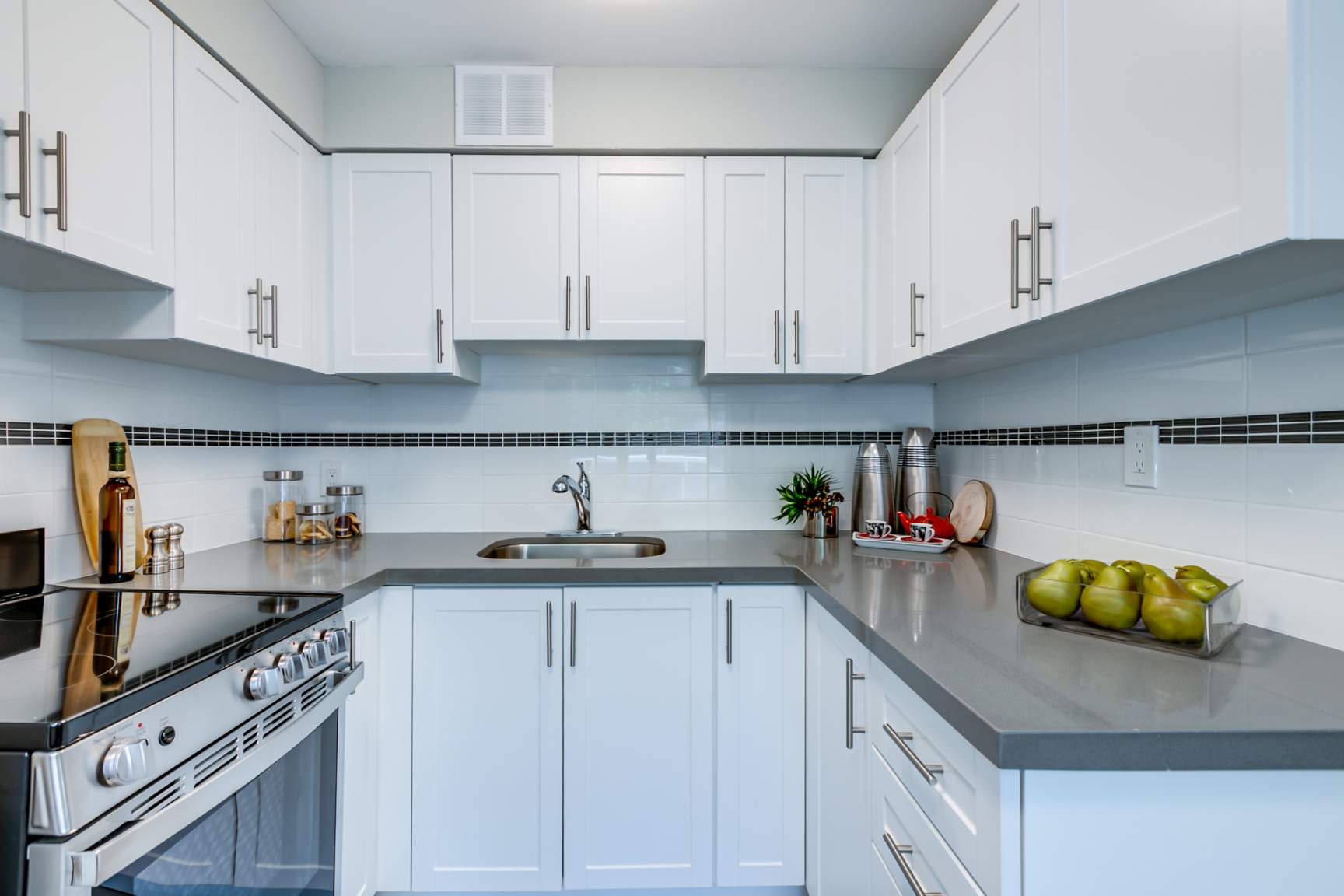 550 Jarvis St - Photo 7