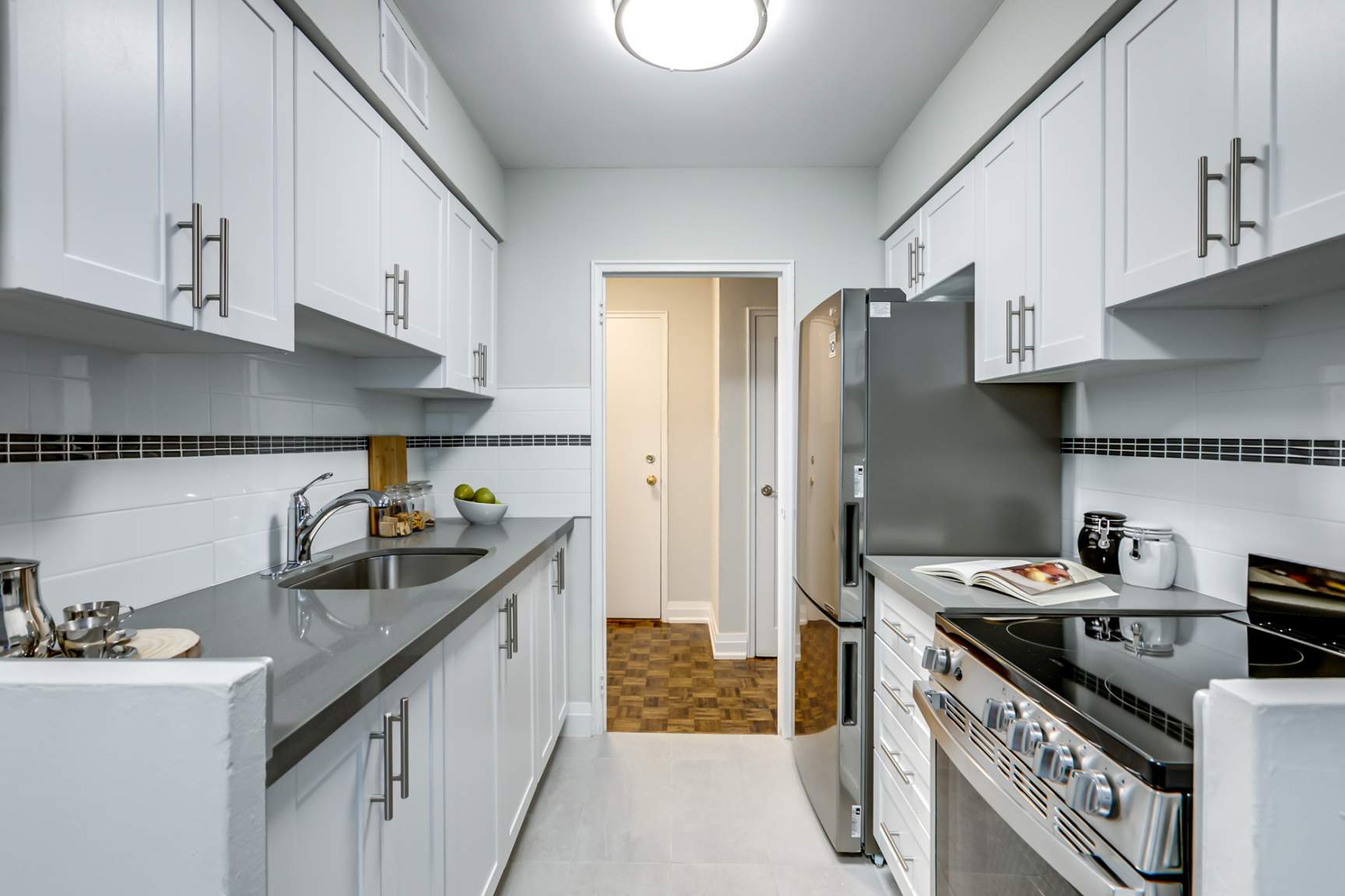 550 Jarvis St - Photo 8