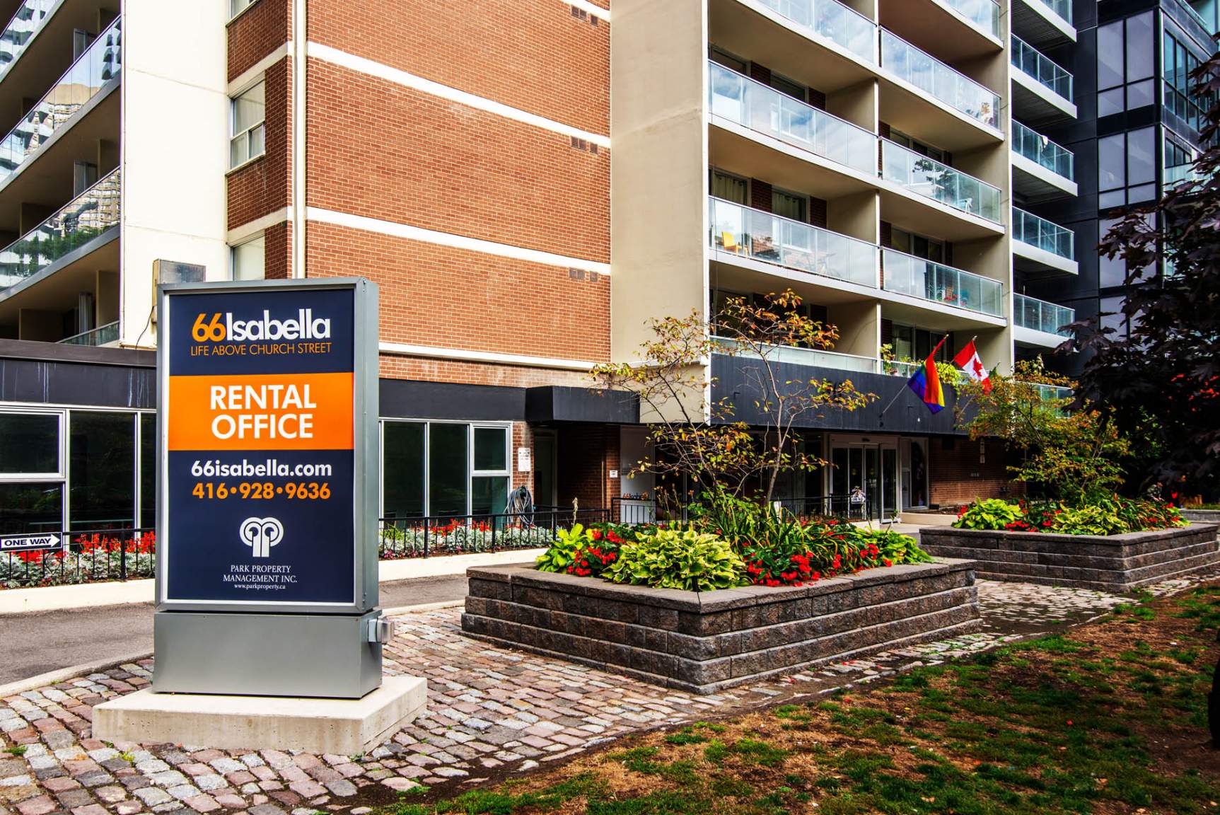 66 Isabella Street - Photo 2