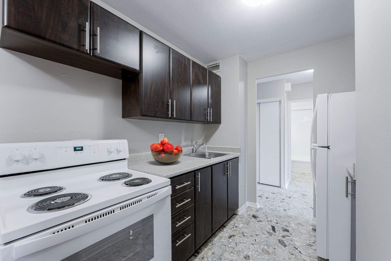 100 Roehampton Avenue - Photo 4