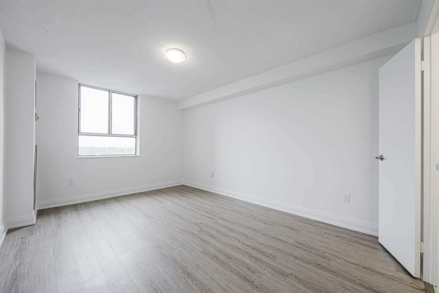 63, 73 & 120 Widdicombe Hill Blvd. - Photo 18