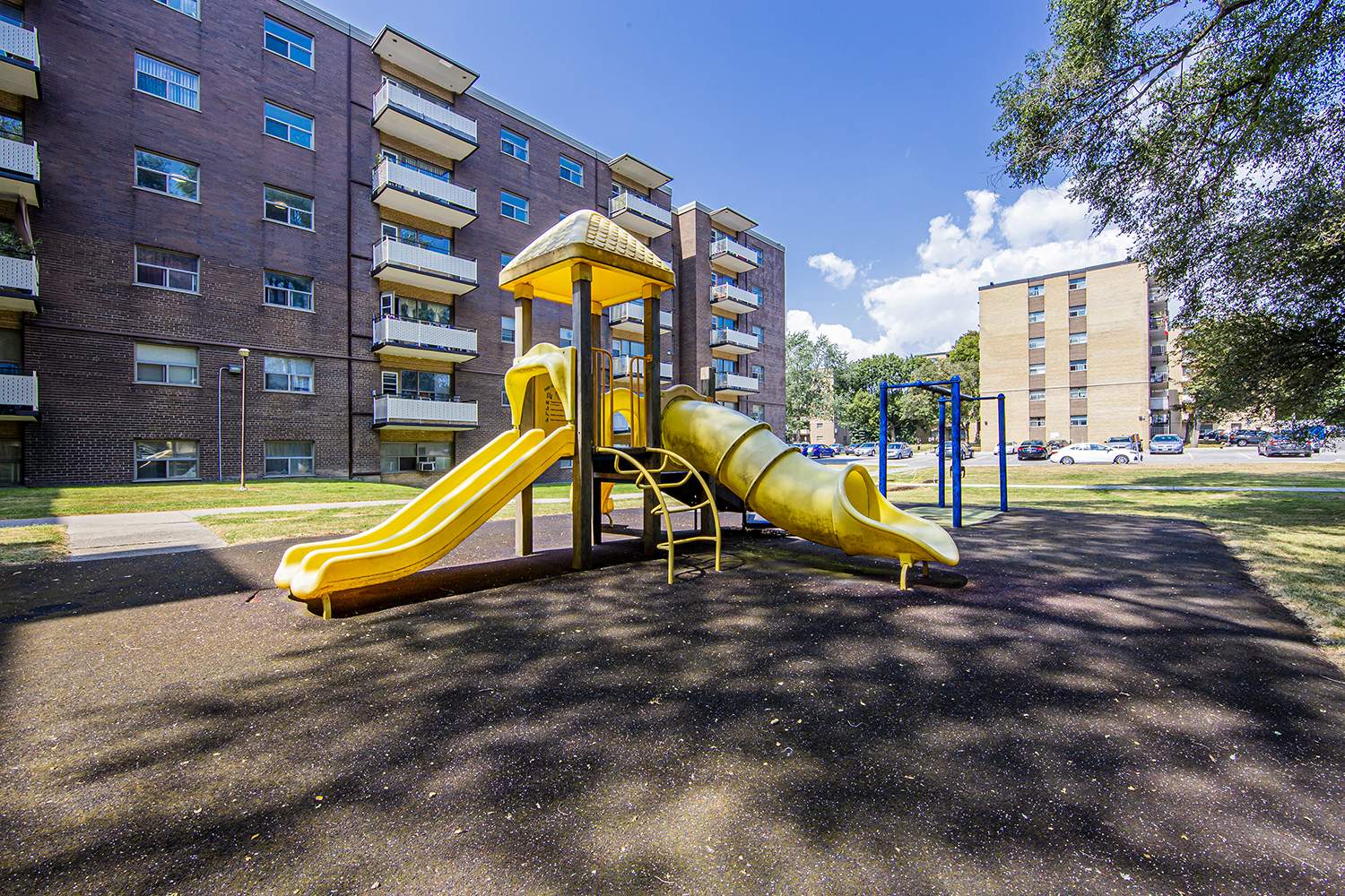 121, 131 Minerva Avenue, 3744 St. Clair Ave. E. - Photo 17