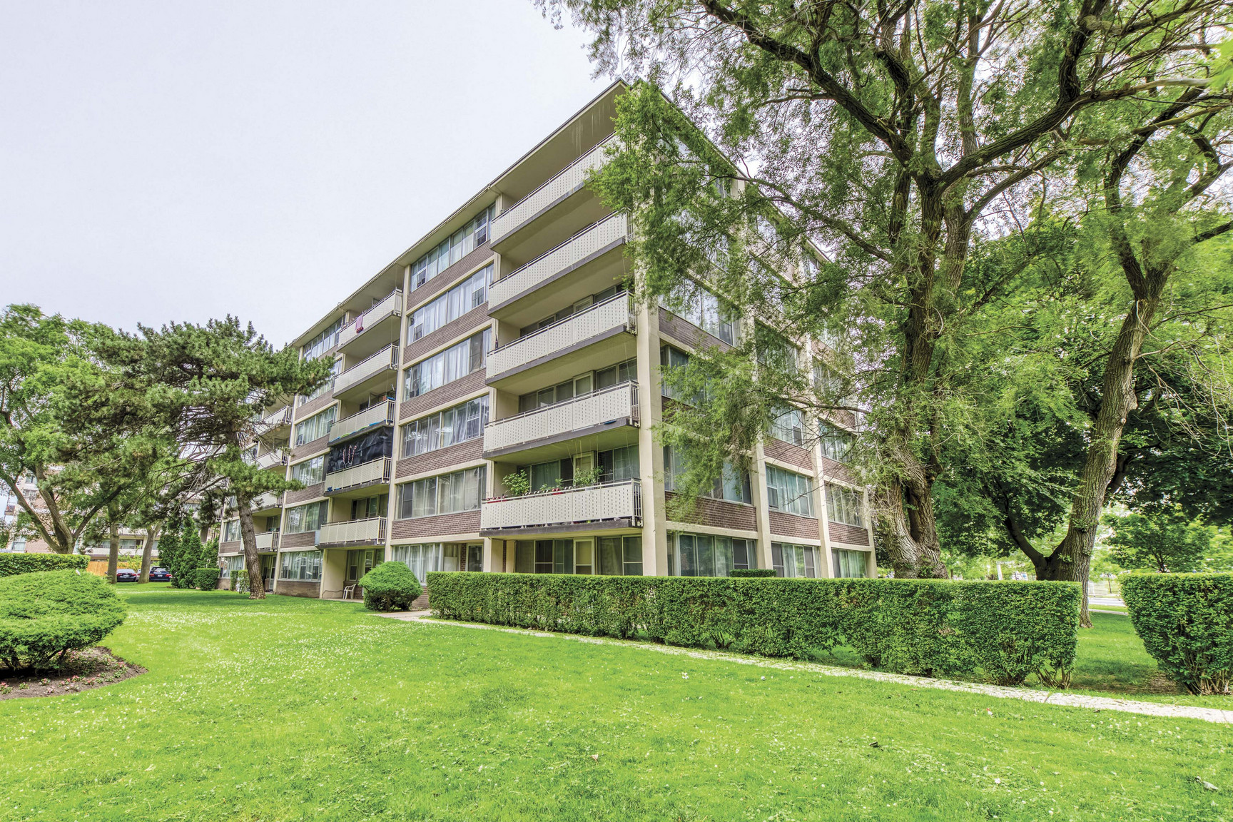 2&4 Milepost, 52, 54, 56, 58 Thorncliffe Park Drive - Photo 25