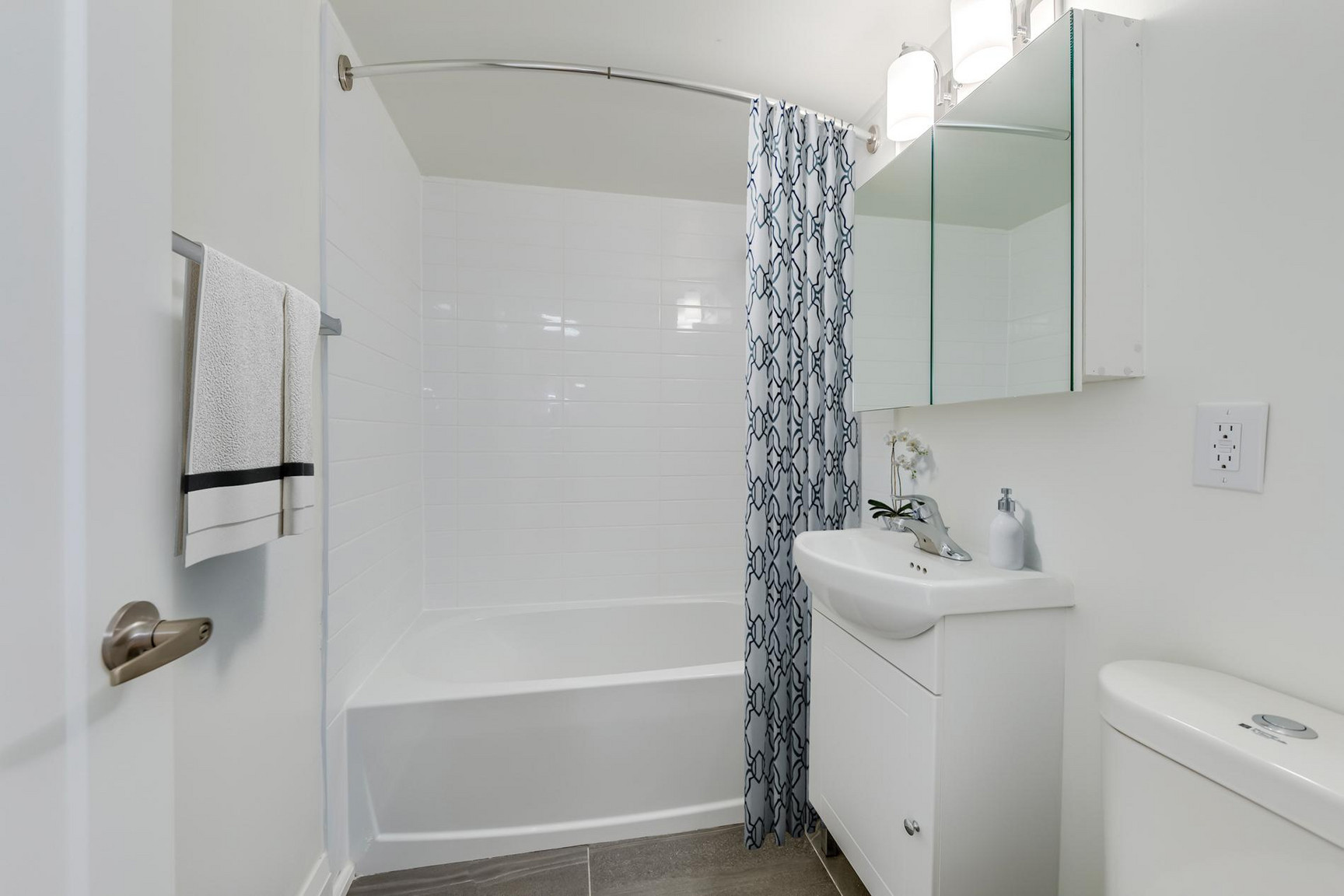 2&4 Milepost, 52, 54, 56, 58 Thorncliffe Park Drive - Photo 6