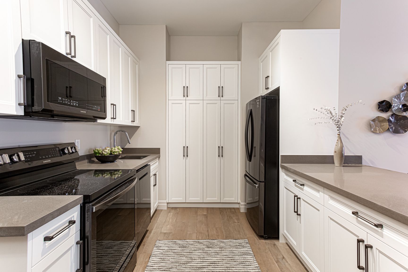Creekside Suites