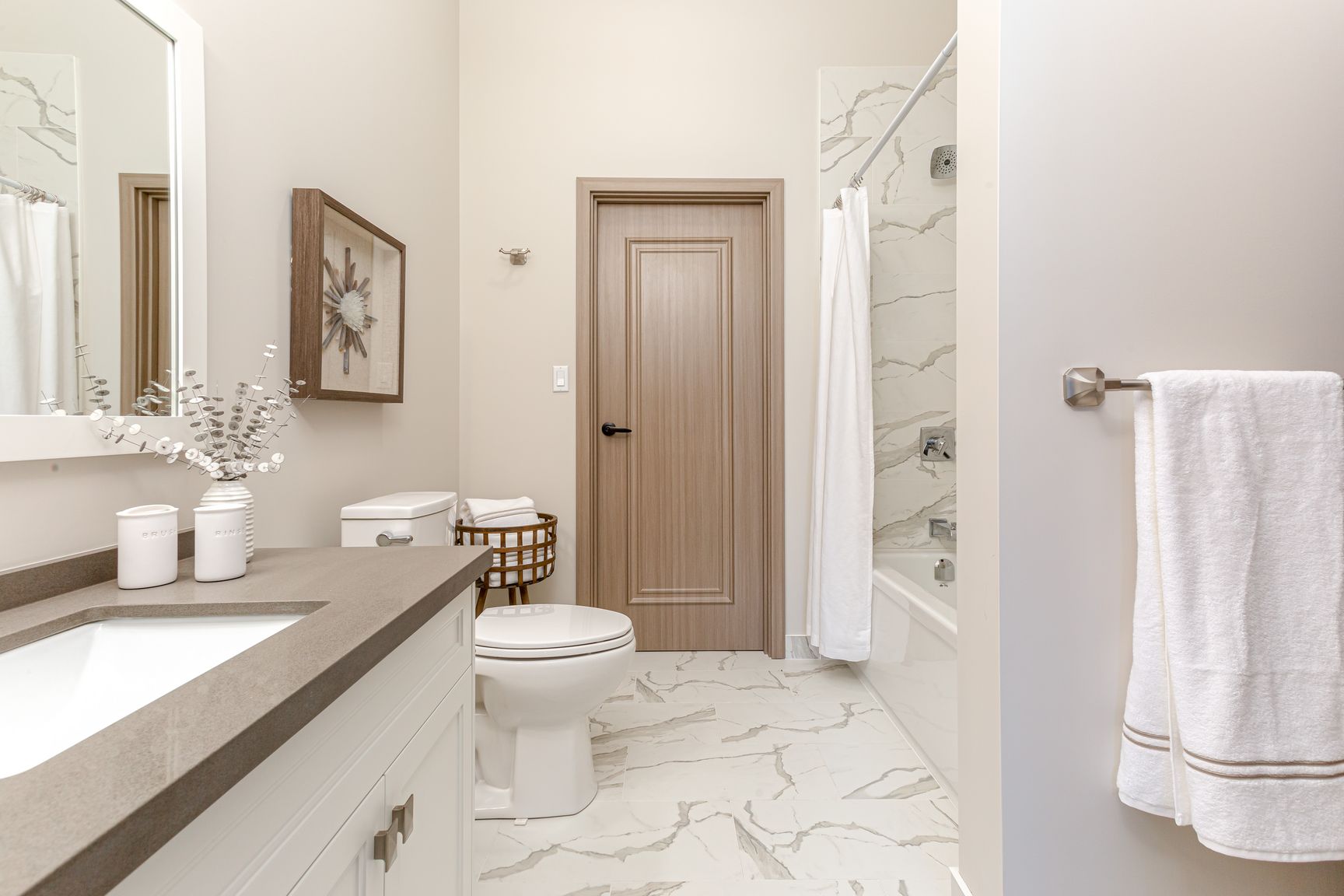 Creekside Suites - Photo 9