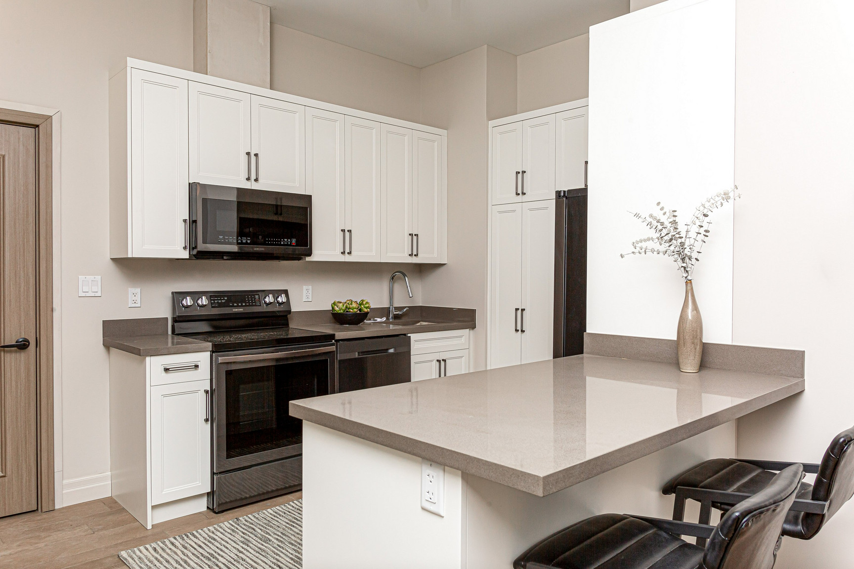 Creekside Suites - Photo 3