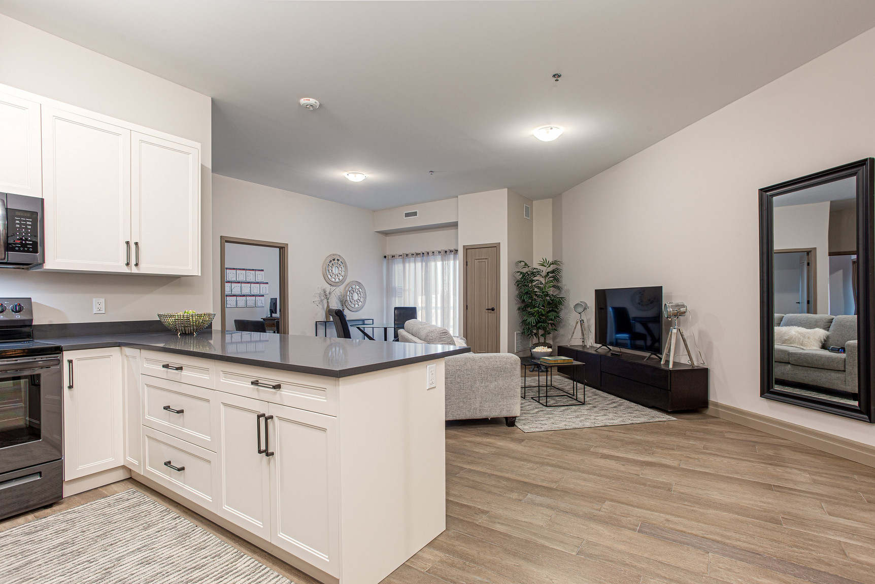 Creekside Suites - Photo 15