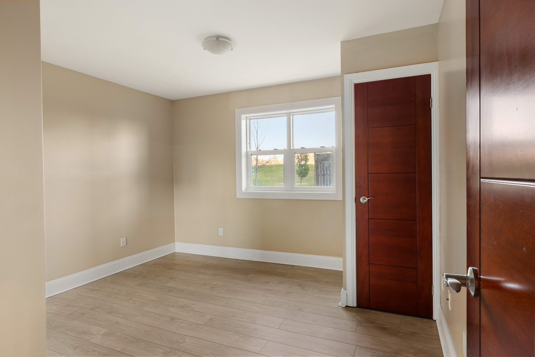 539 Armstrong Rd  - Photo 10