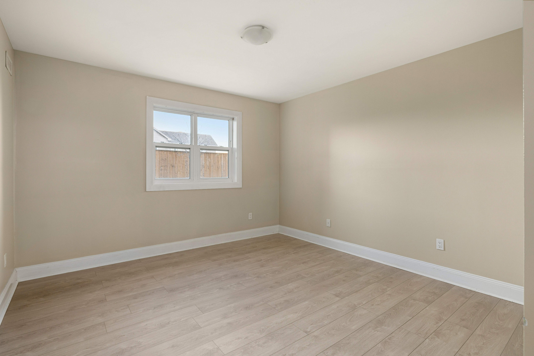 539 Armstrong Rd  - Photo 26