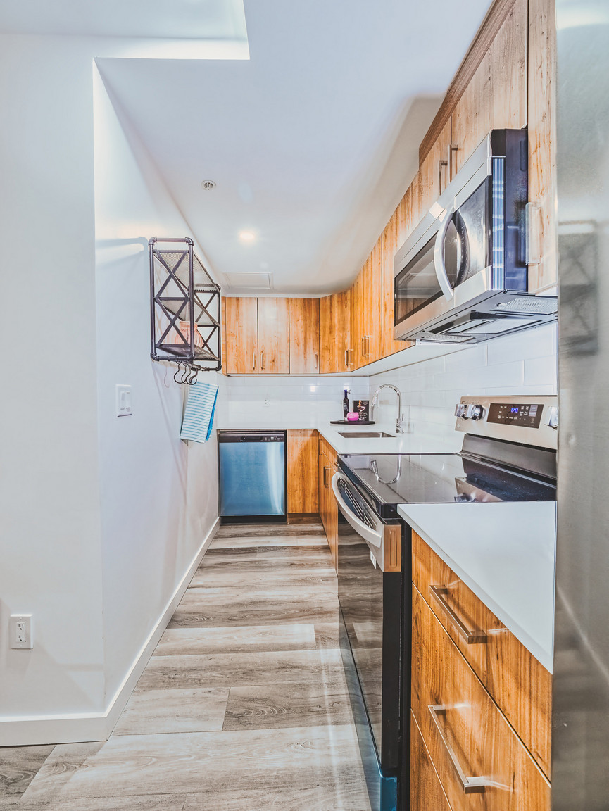 Peak Residences Downtown Edmonton  - Photo 9