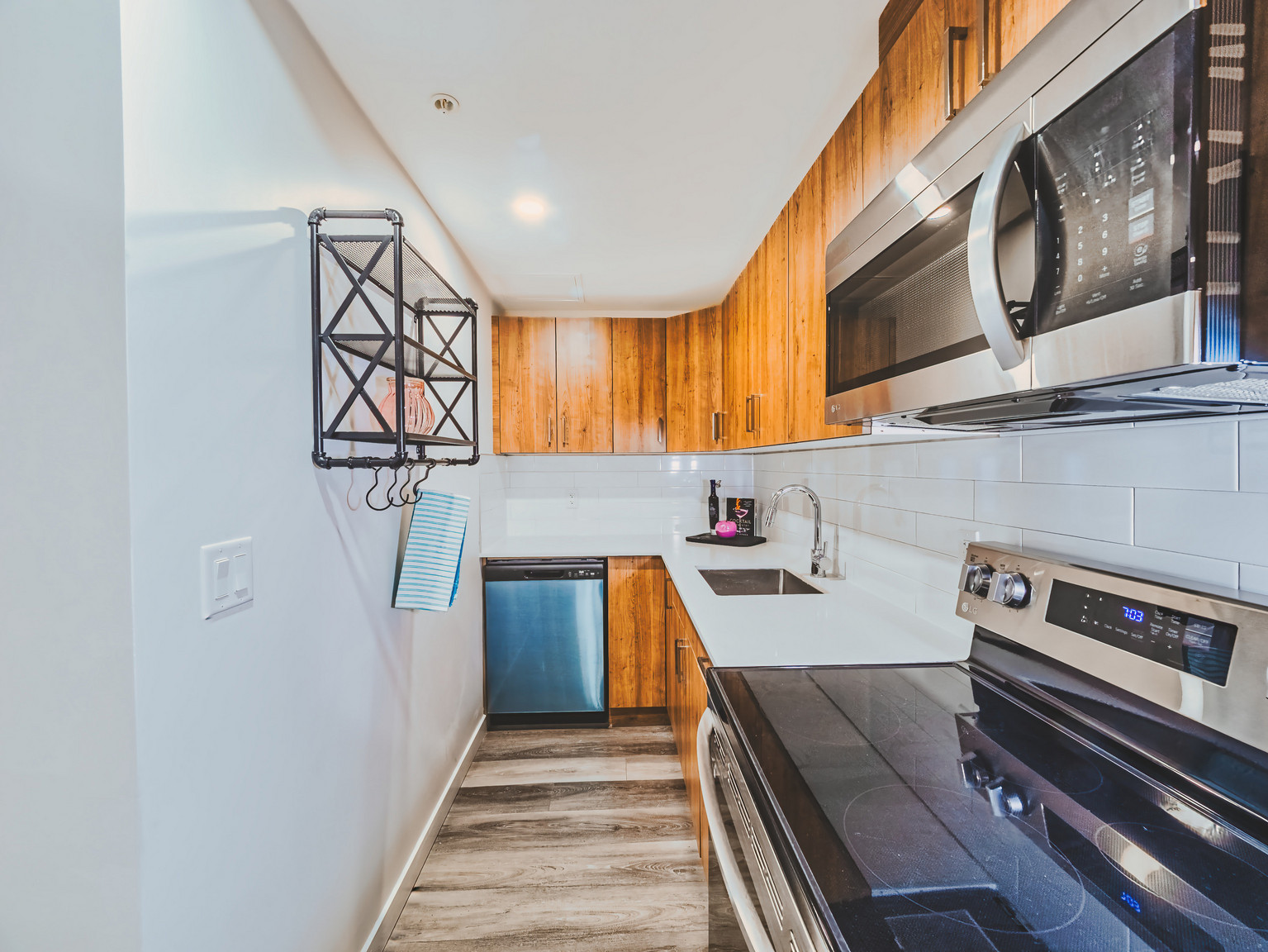 Peak Residences Downtown Edmonton  - Photo 29