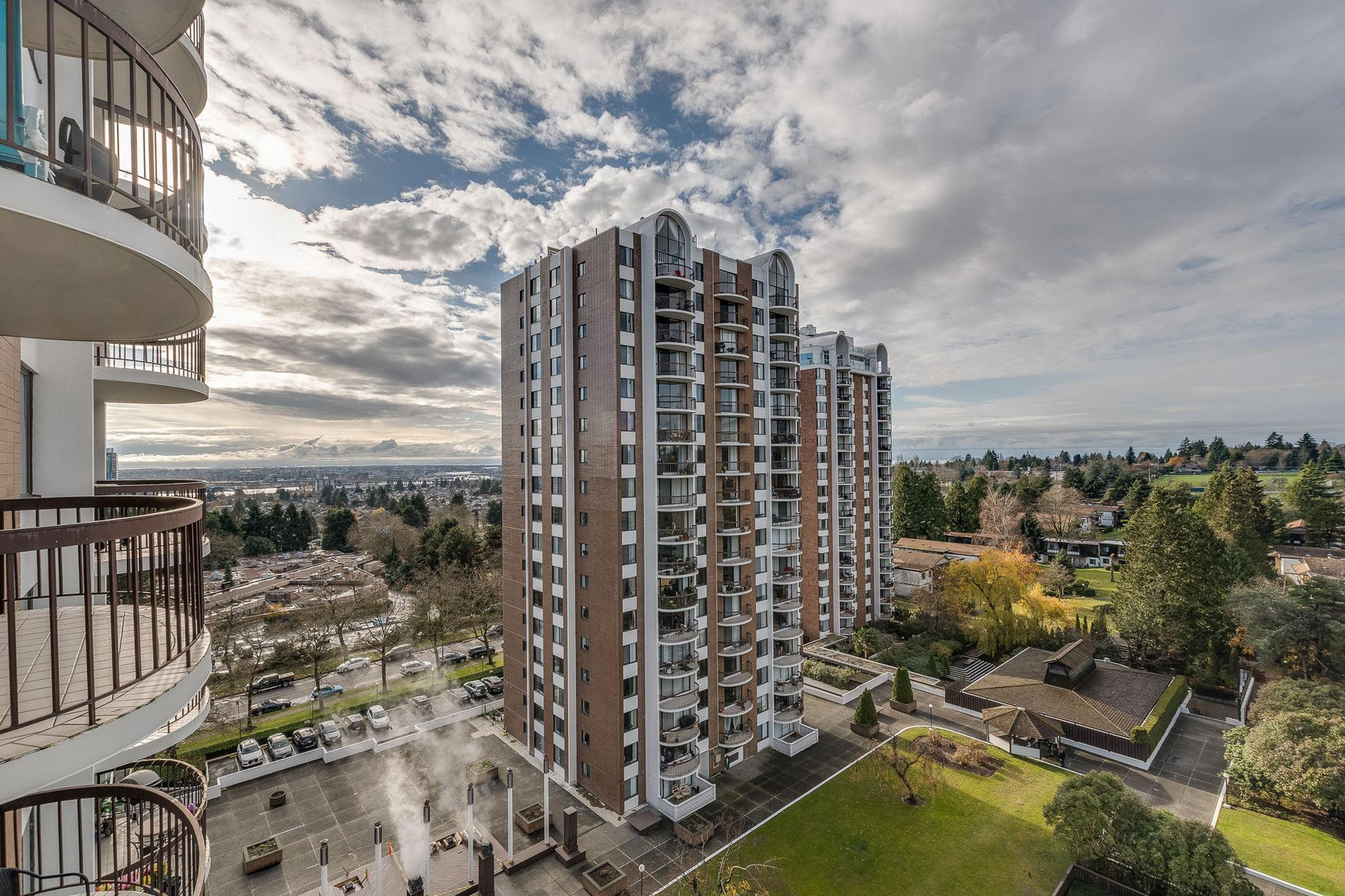 Langara Gardens - Photo 2