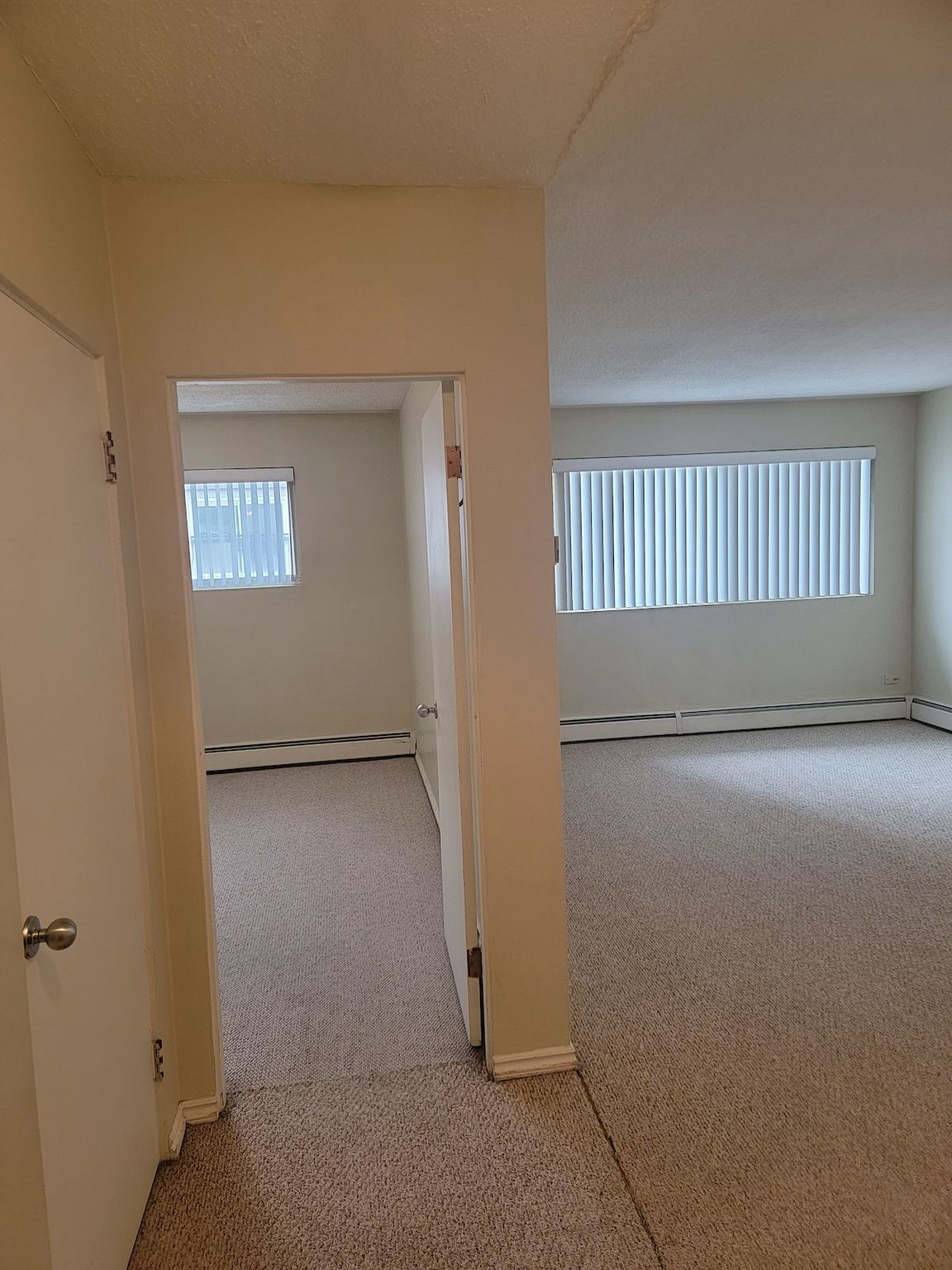 Oakwood Manor In The Beltline! - Photo 2