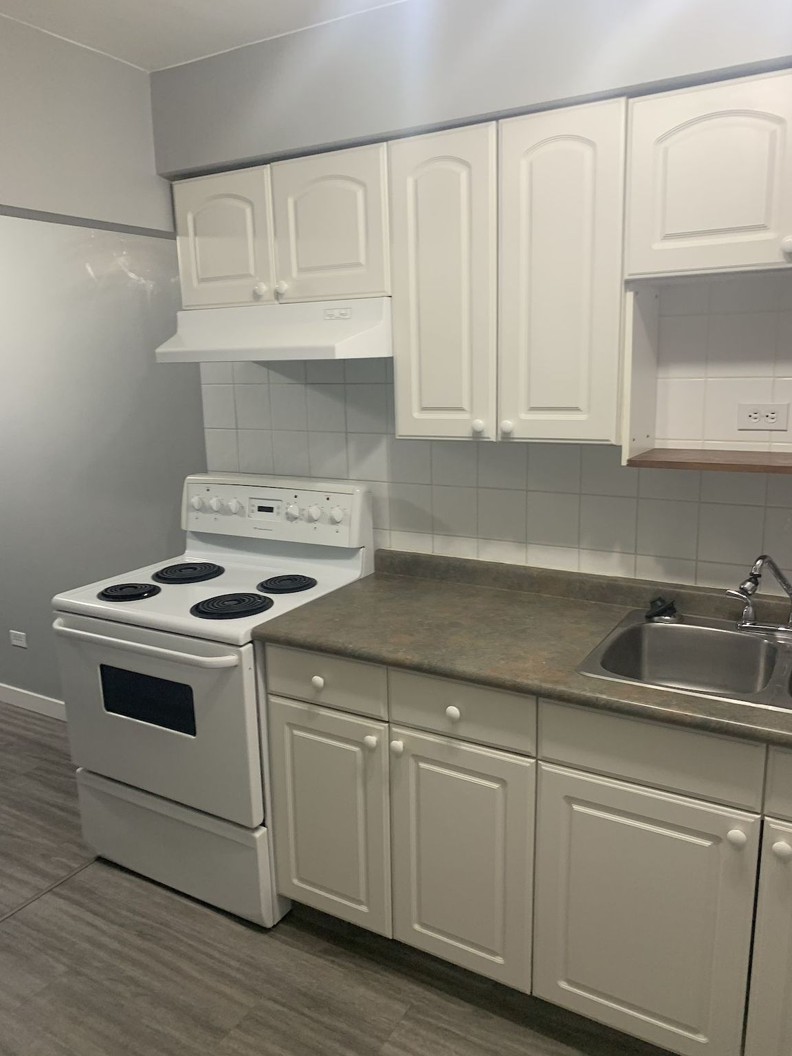 Oakwood Manor In The Beltline! - Photo 14
