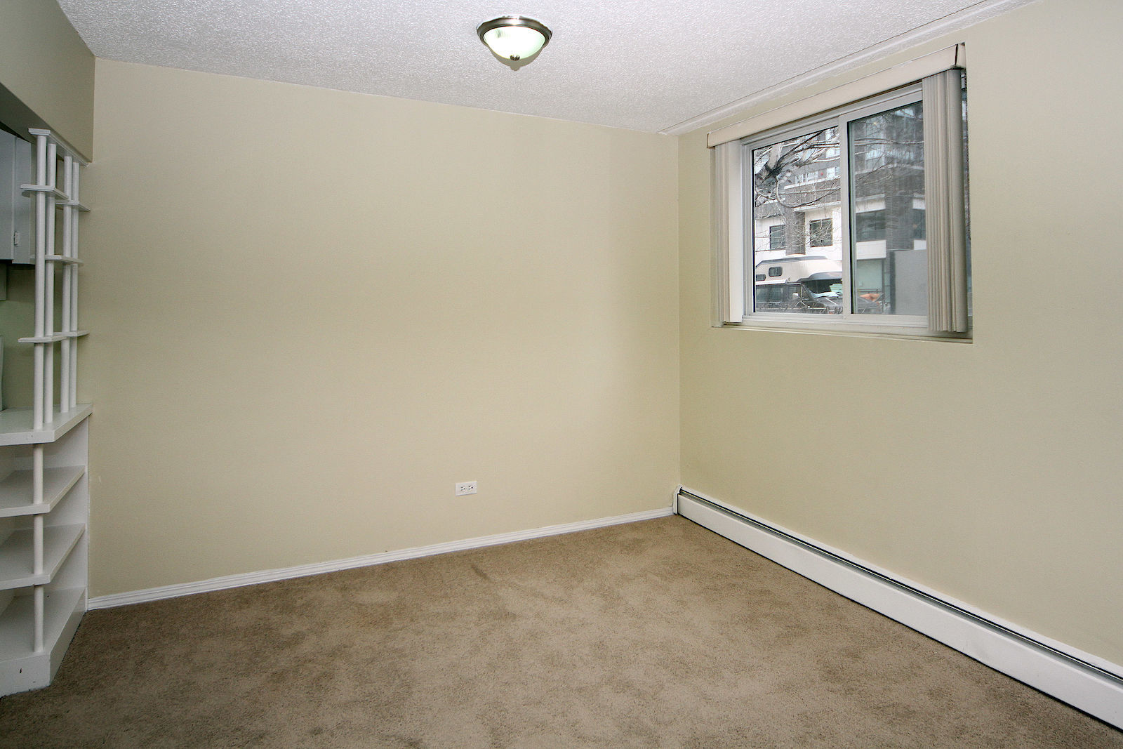 Oakwood Manor In The Beltline! - Photo 16