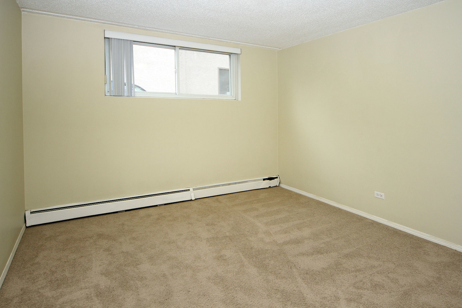 Oakwood Manor In The Beltline! - Photo 17