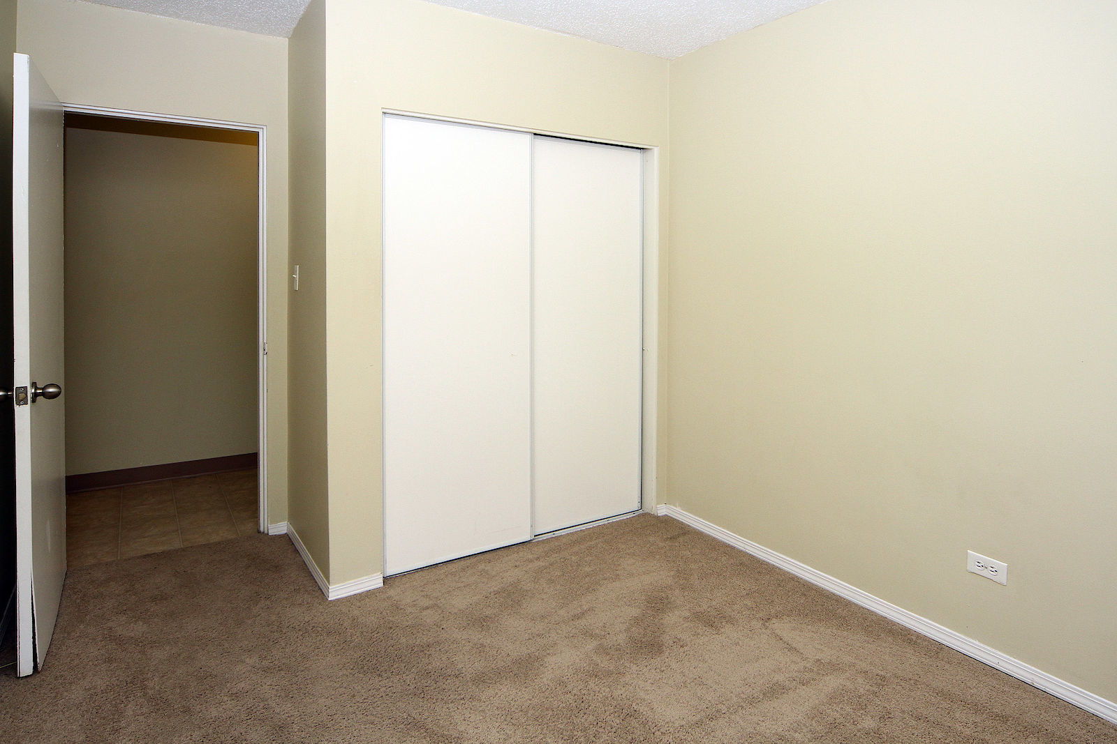 Oakwood Manor In The Beltline! - Photo 22