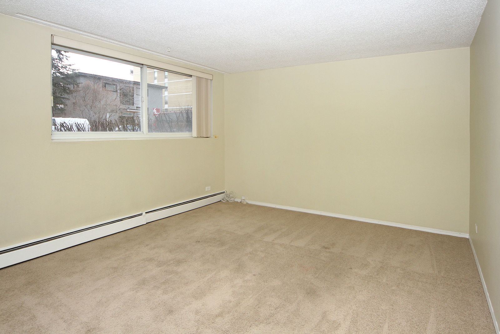 Oakwood Manor In The Beltline! - Photo 24