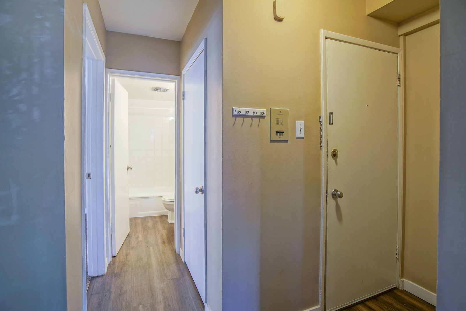 Clairmont Apartments - Photo 5