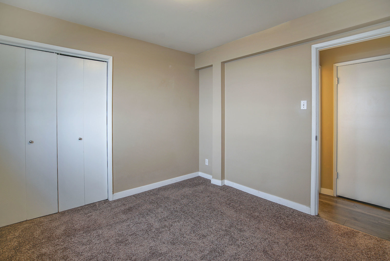 Clairmont Apartments - Photo 6