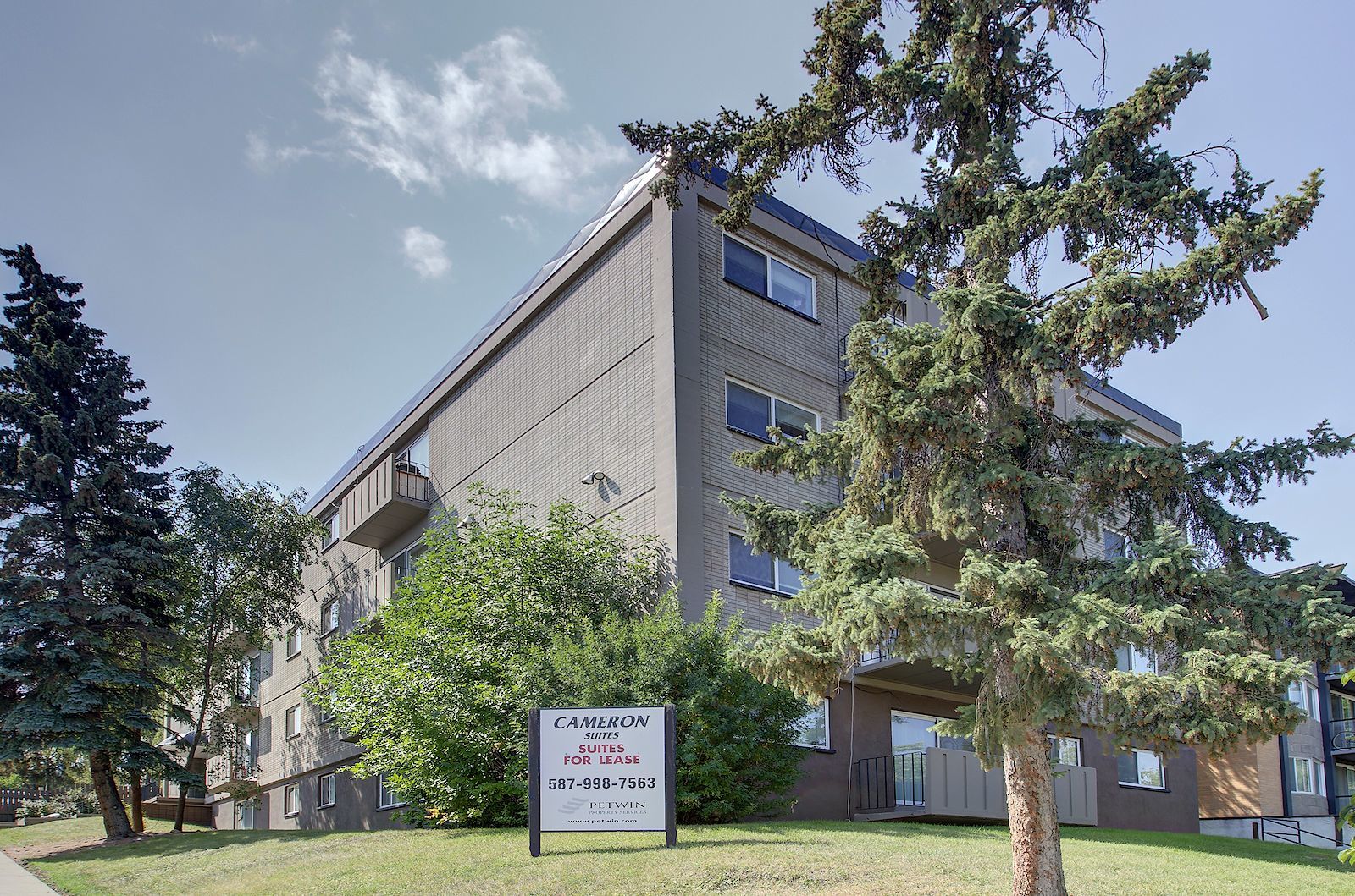 Cameron Arms in Lower Mount Royal - Free Early Move In By August 1st