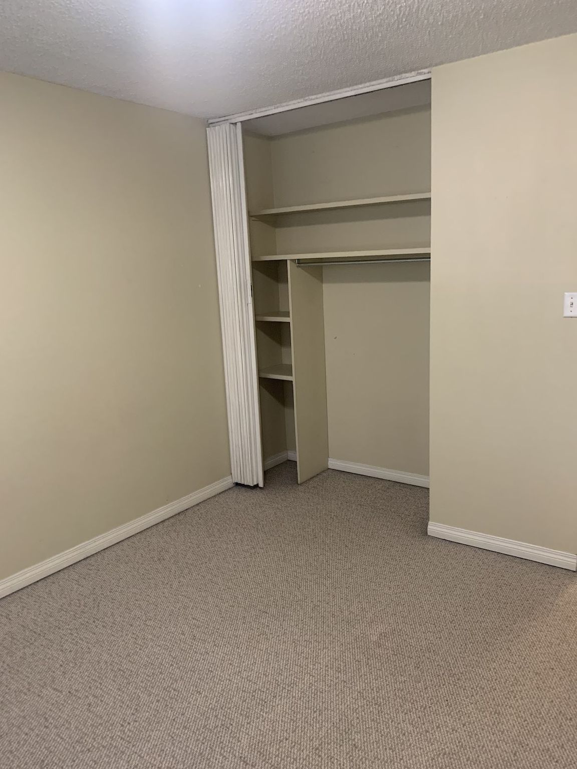 Belara Apartments in Sunnyside! - Photo 6