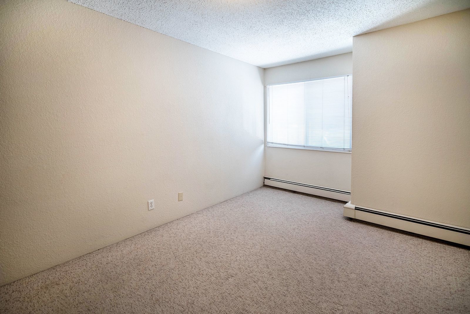 Sunnybrae Manor - Free Early Move In before August 1st - Photo 3