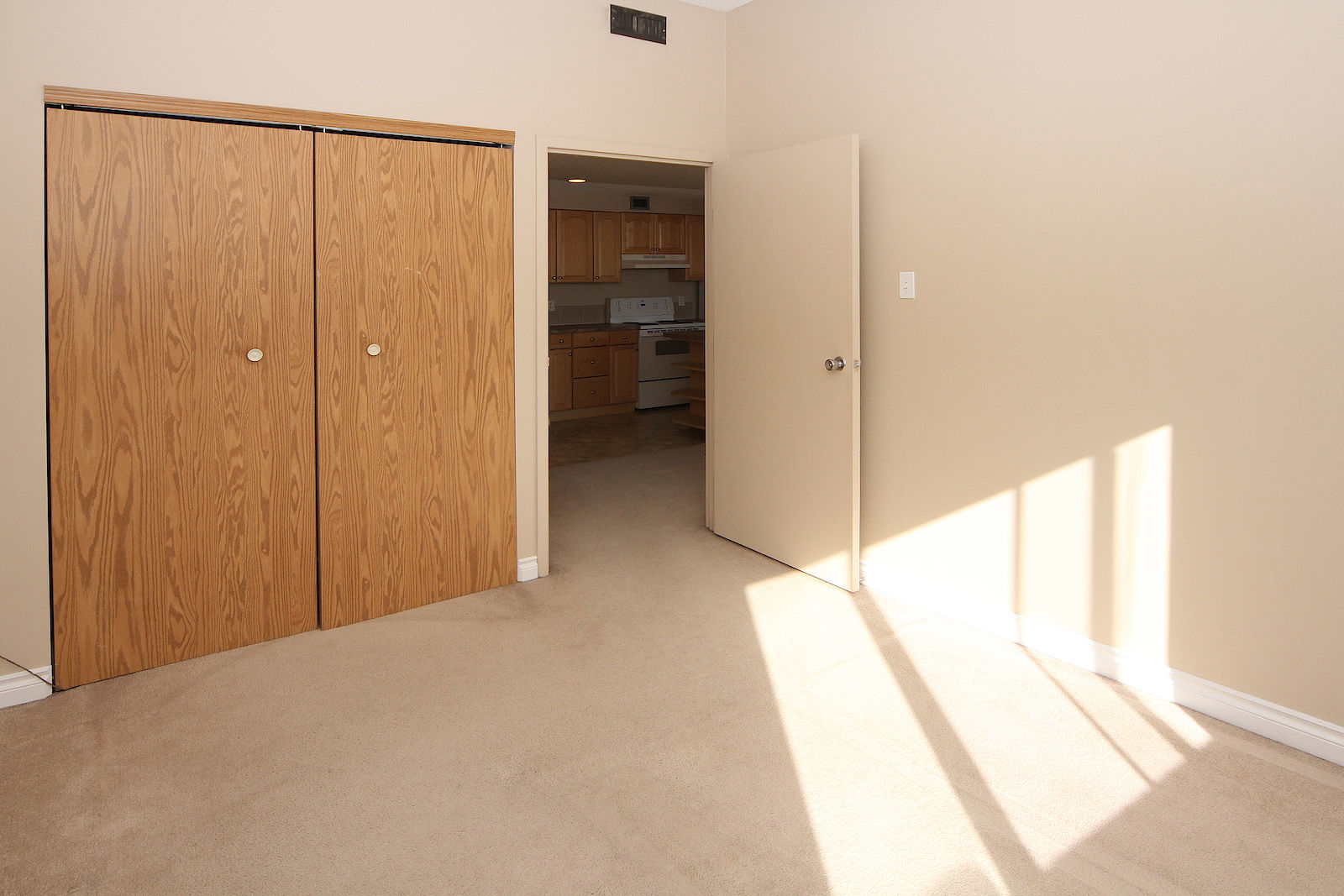 Petwin Square in Mission! - Photo 19