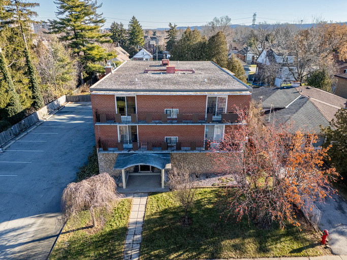 17 Cloverdale Avenue