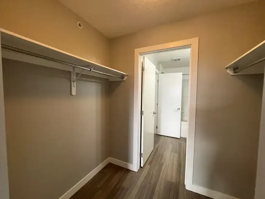Entro Condos  - Photo 8