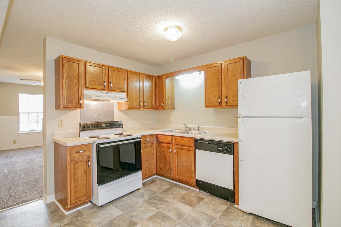 108 Hickory Trace Townhomes 4 Clarksville, TN Platinum Realty