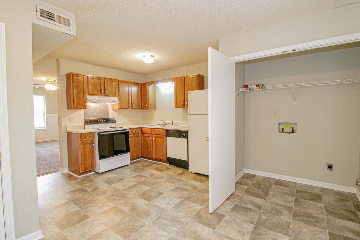 108 Hickory Trace Townhomes 4 Clarksville, TN Platinum Realty