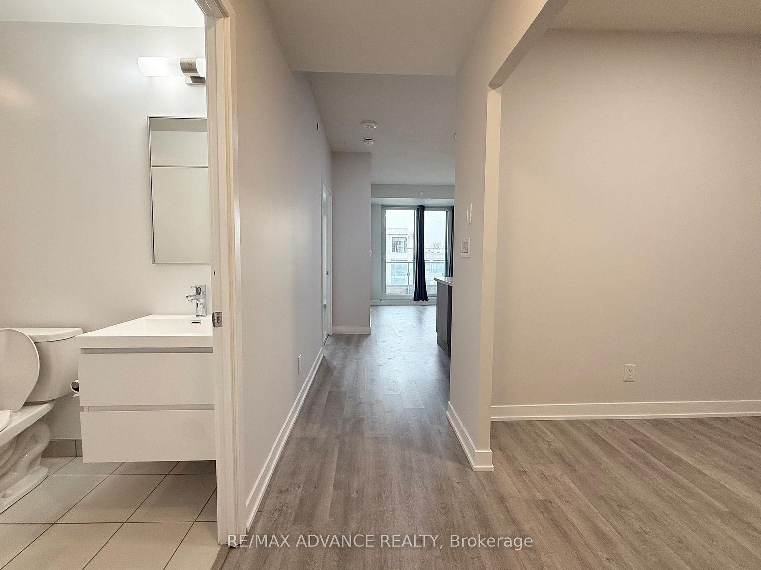 Gallery Square Condos - Photo 9