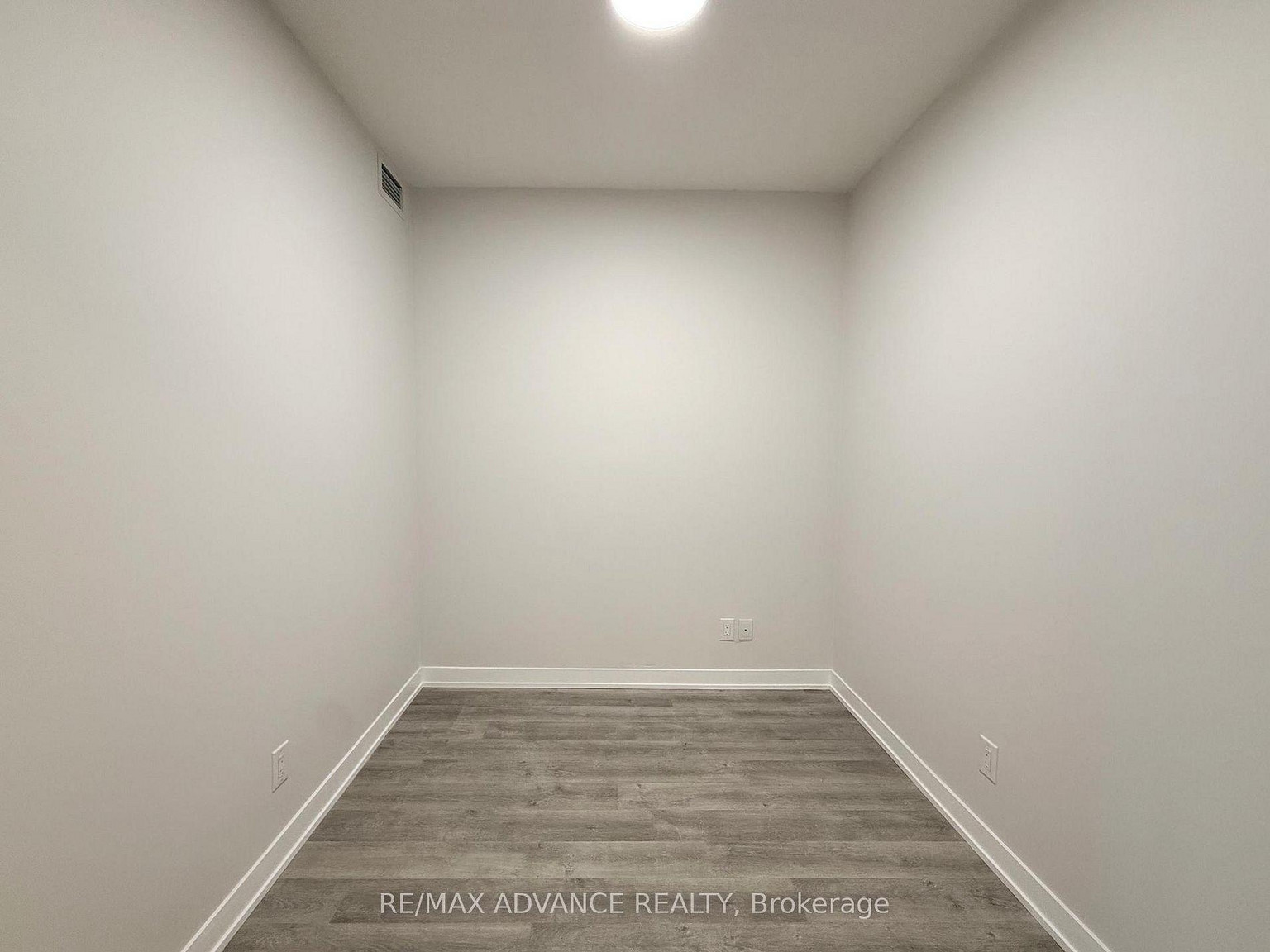 Gallery Square Condos - Photo 10