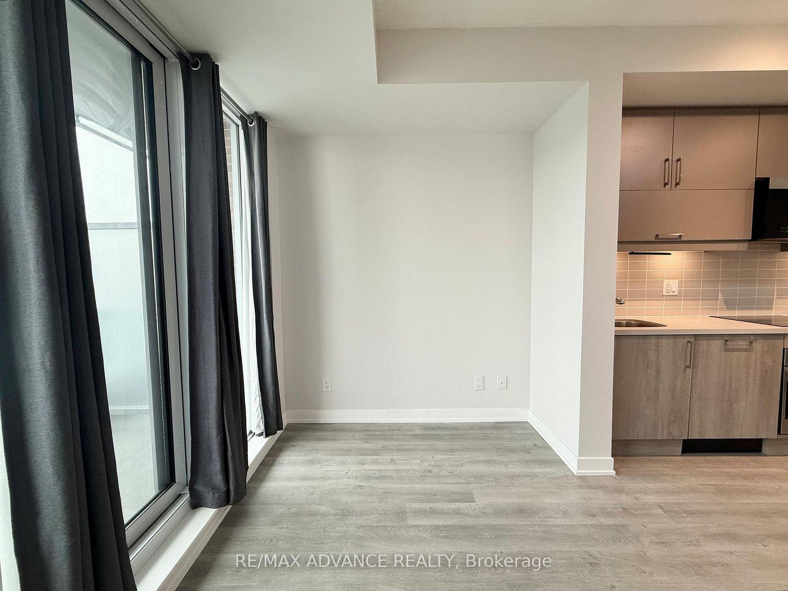 Gallery Square Condos - Photo 15
