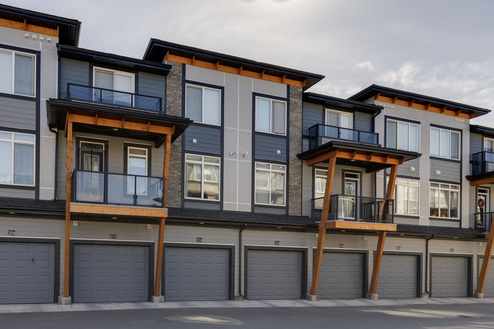 Livingston Townhomes  - Photo 20