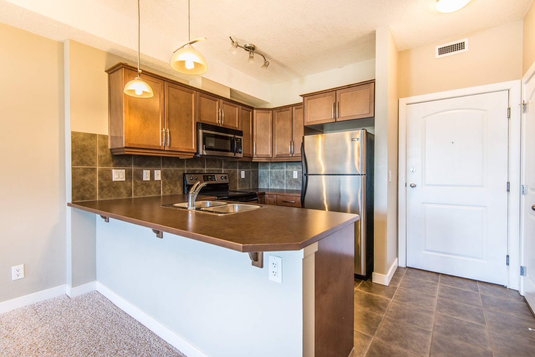 320 - 15304 Bannister Rd Southeast - Photo 2
