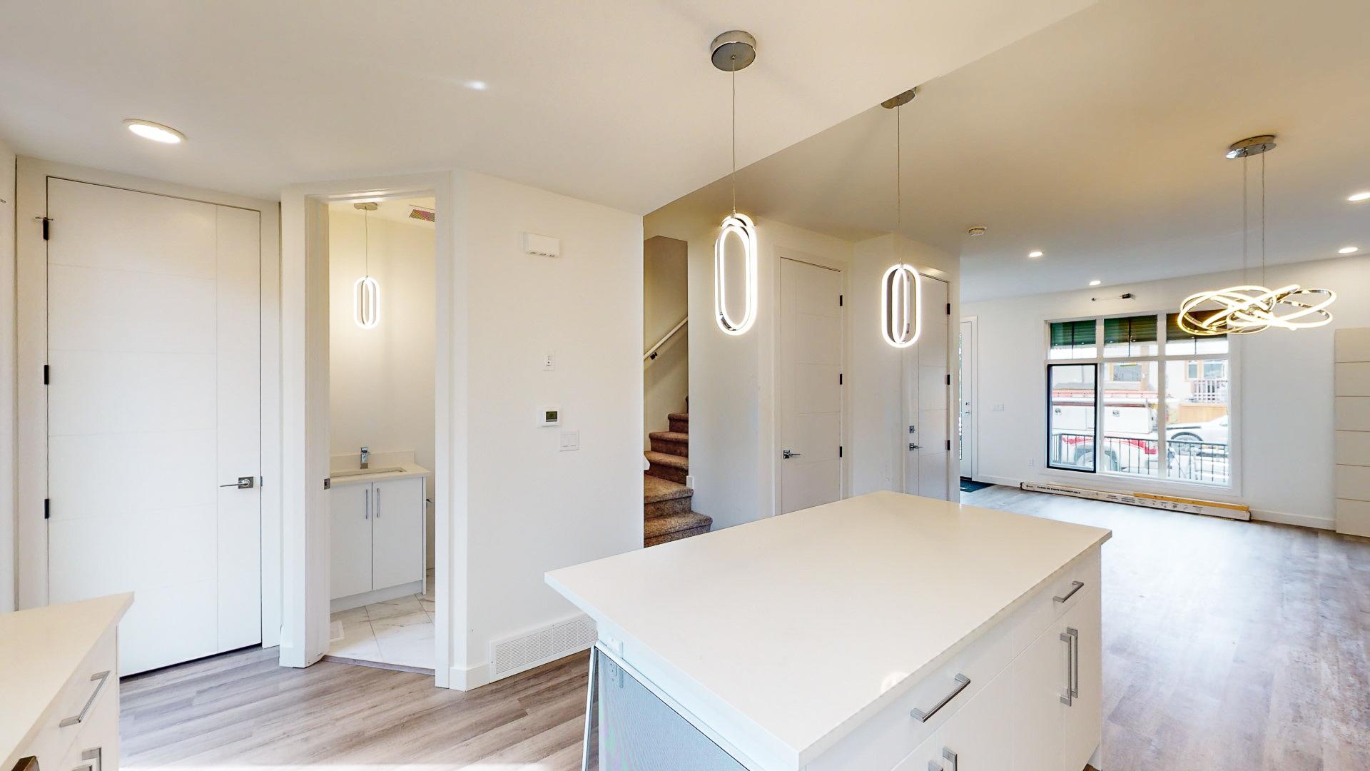 2102 13 St. NW  - Photo 4