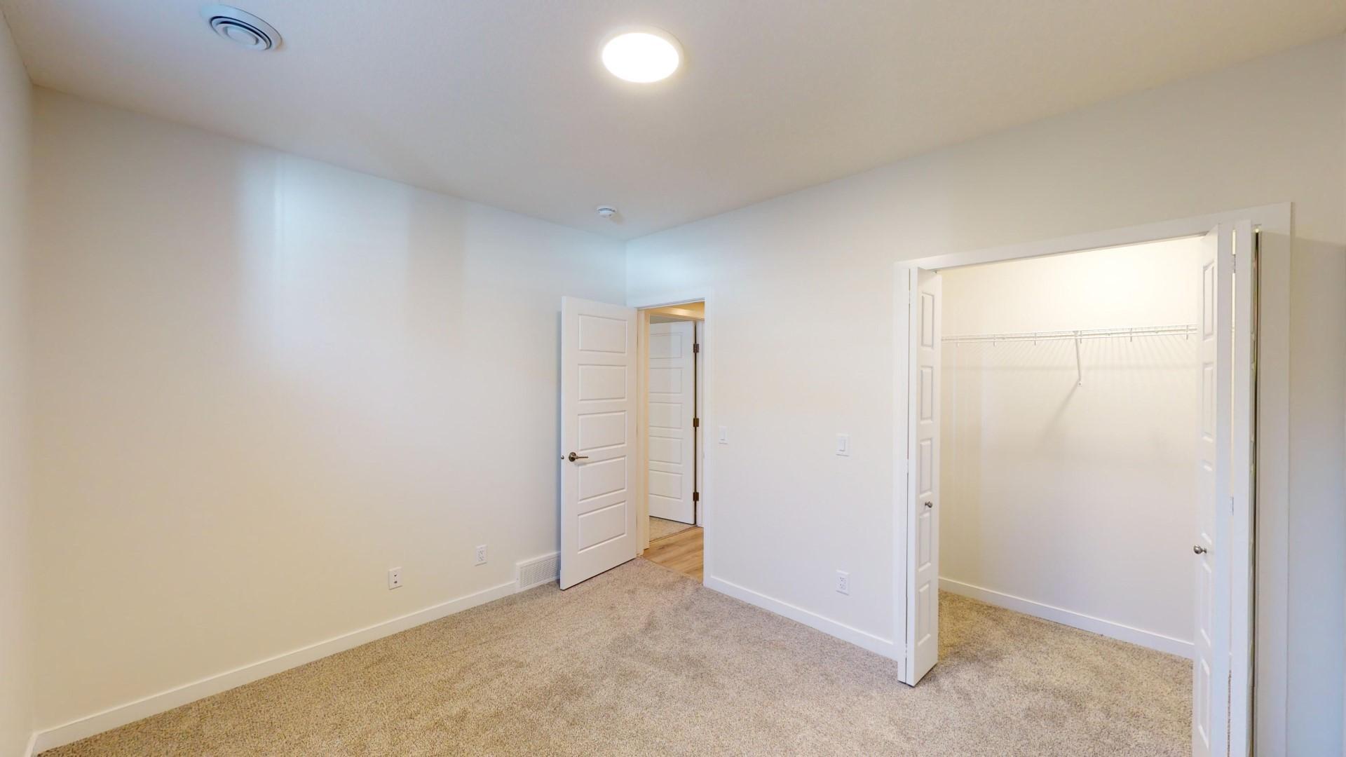 24 Setonstone Landing Southeast - Lower - Photo 8