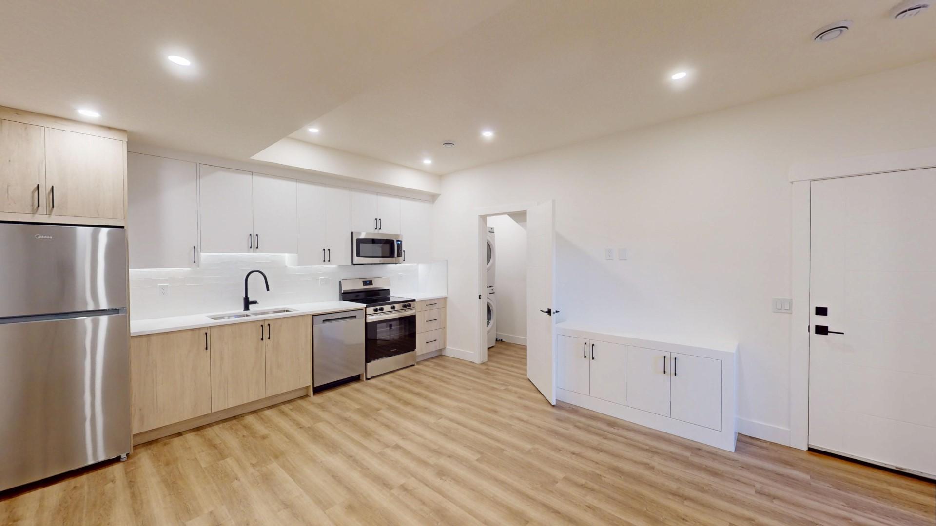 3555R 21 Avenue Southwest - Photo 7