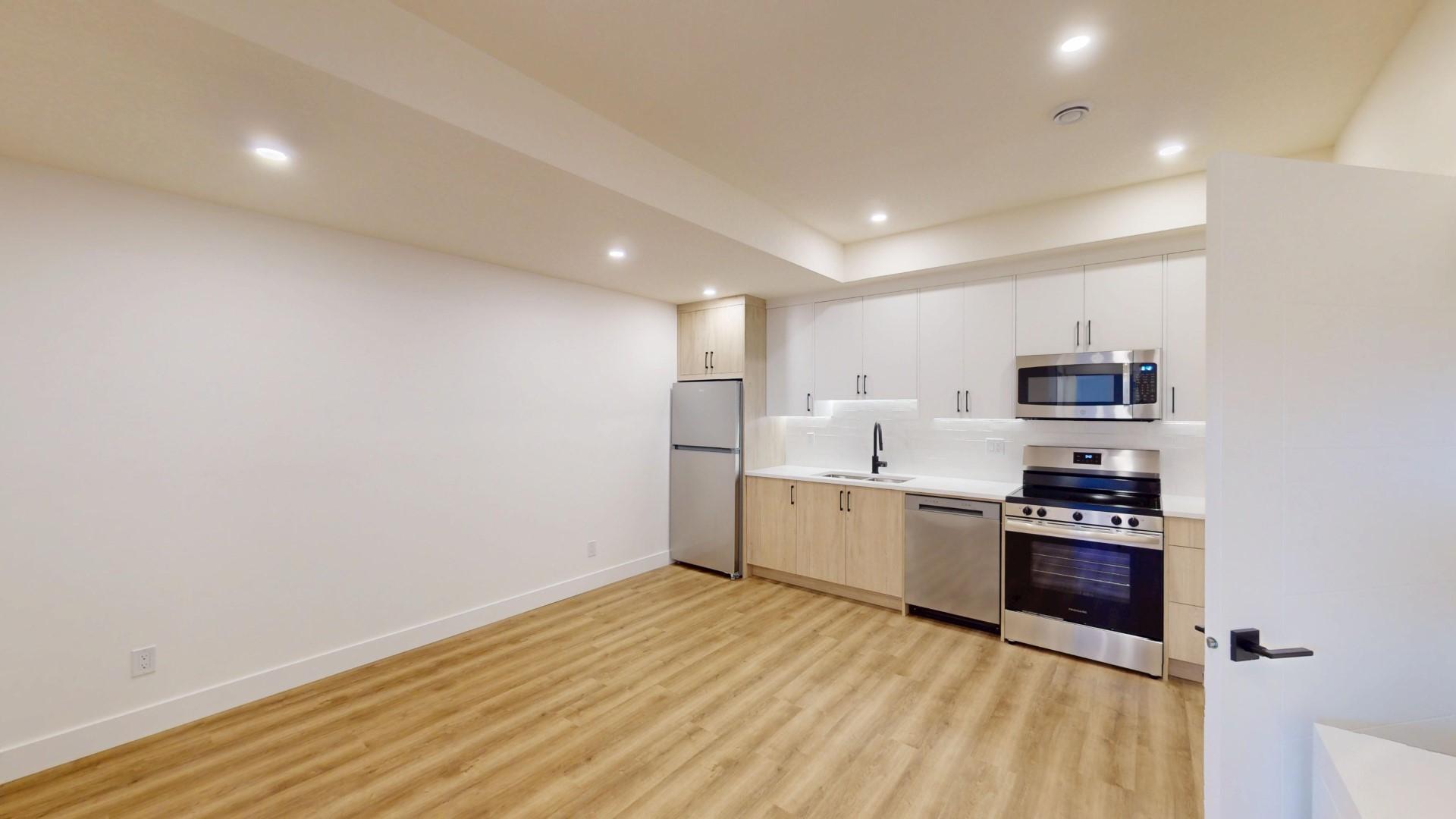 3555R 21 Avenue Southwest - Photo 8