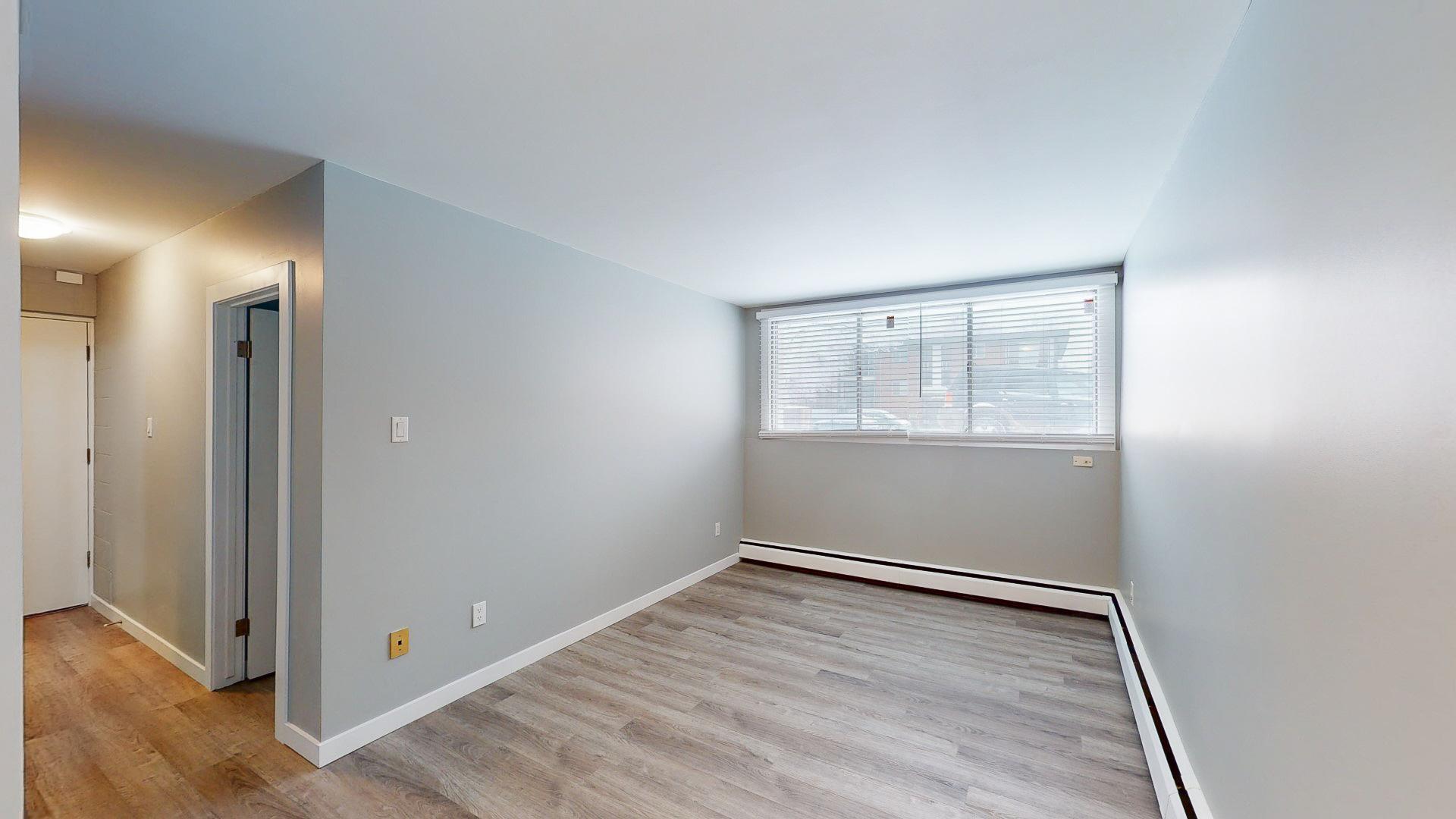 128 26 Avenue Northwest - Photo 4